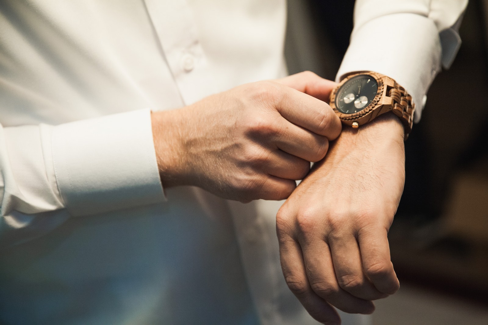 Waarom zou je bij je trouwpak geen horloge dragen?